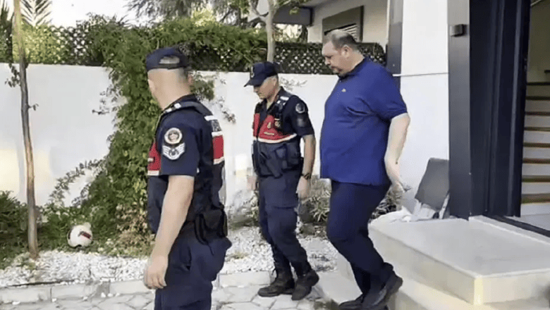 Çiçek Tutuklaması